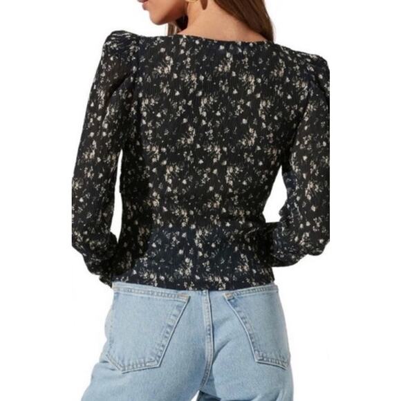 ASTR The Label Black Ivory Floral V-Neck Long Sleeve Sheer Crinkle Blouse Size M - Picture 2 of 8